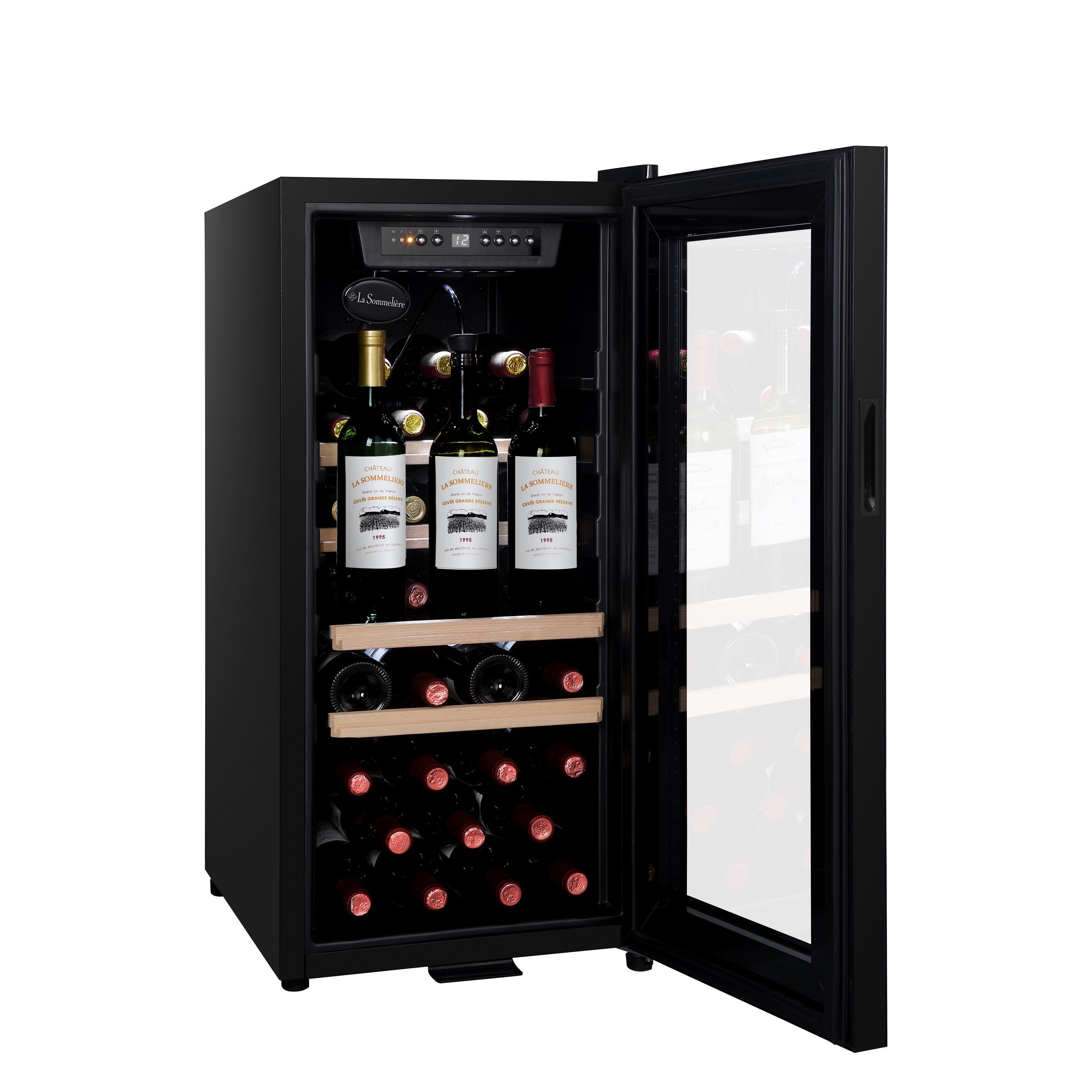 Vista de la Vinoteca 38 botellas La Sommelière LS38BLACK repleta de botellas en estantes de madera