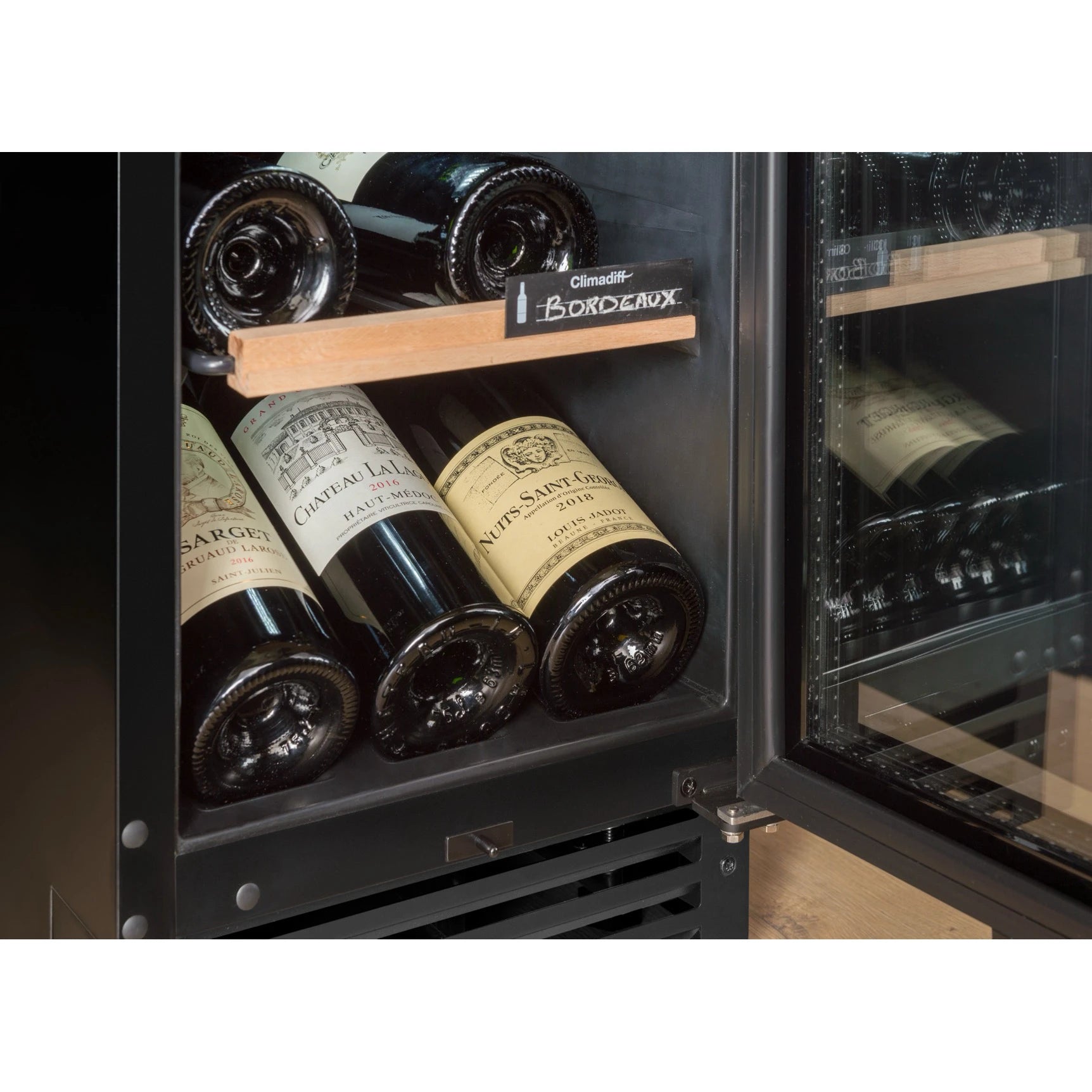 Imagen de la Vinoteca 25 botellas Avintage AVU27TDZB1 doble zona.