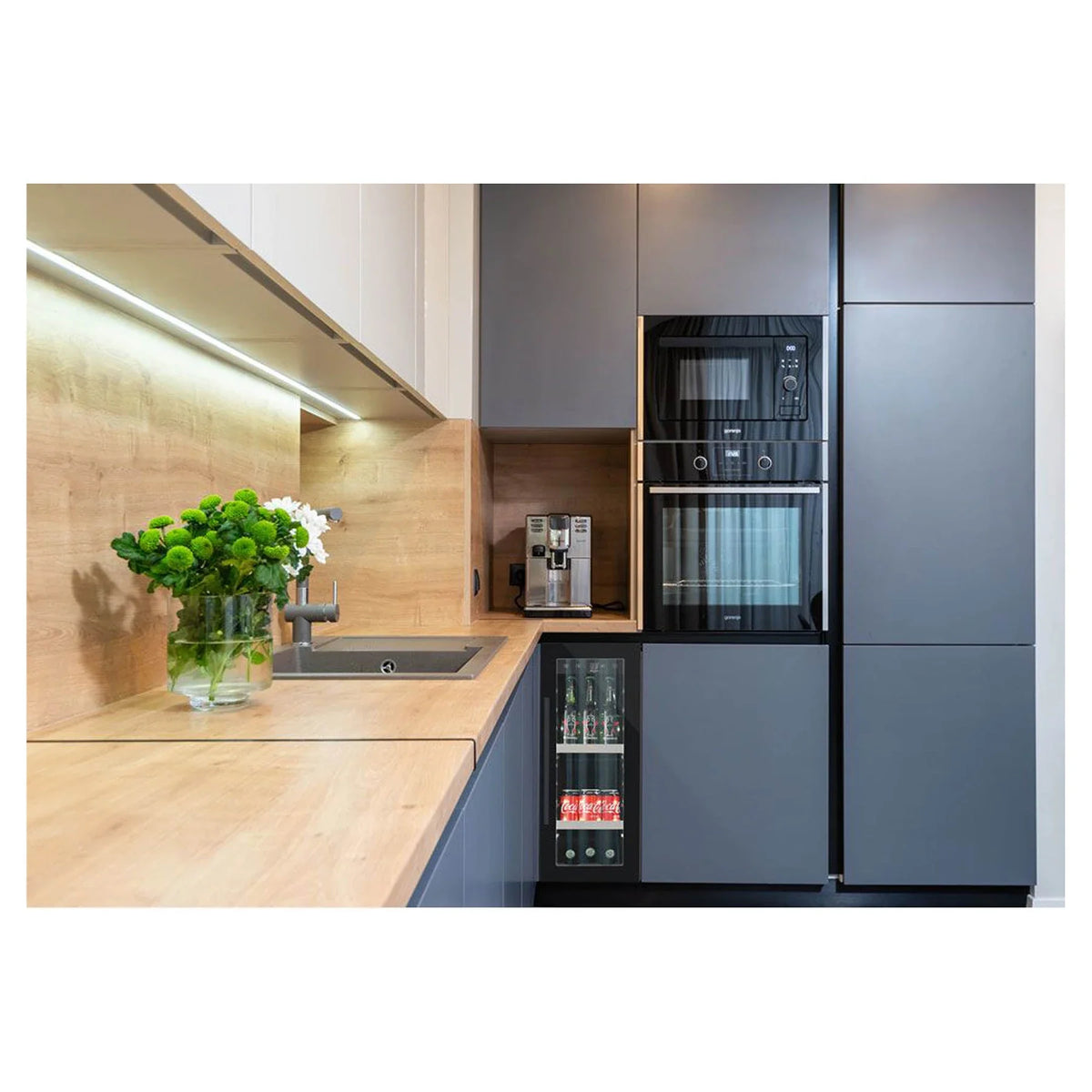 mQuvée BeerServer 30 Anthracite Black, nevera para cerveza de 31 botellas con puerta negra y cristal anti-UV