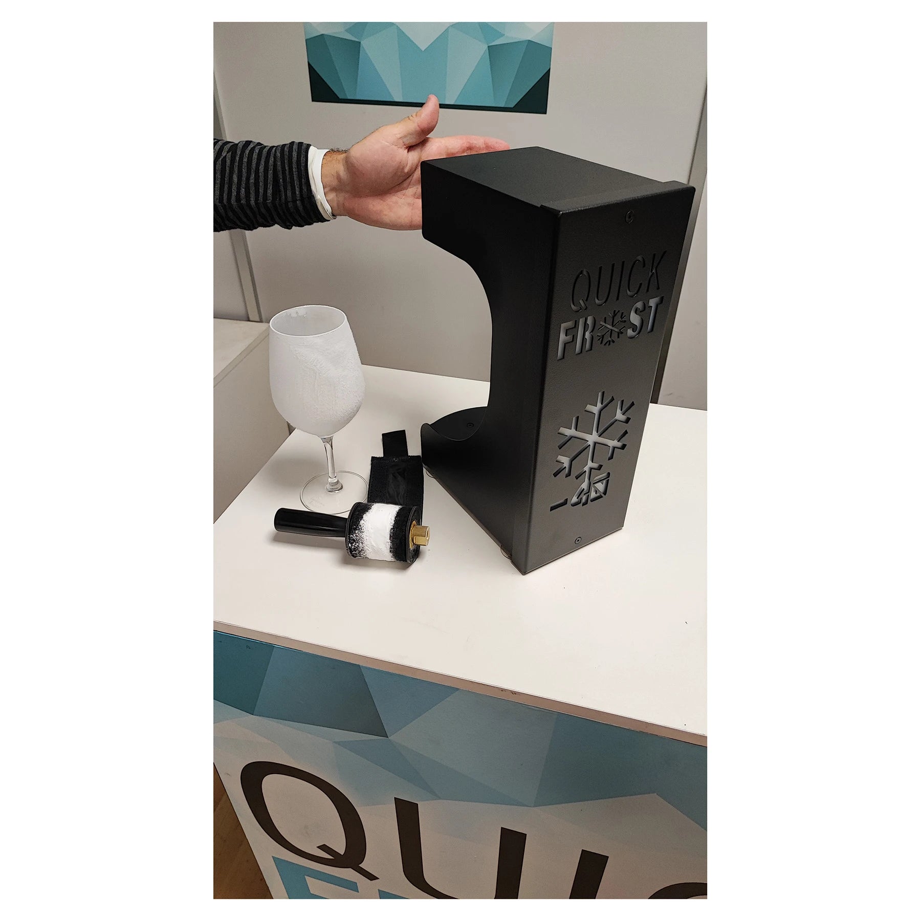 Escarchadora de copas y vasos + accesorio hielo seco QuickFrost ICG-6000