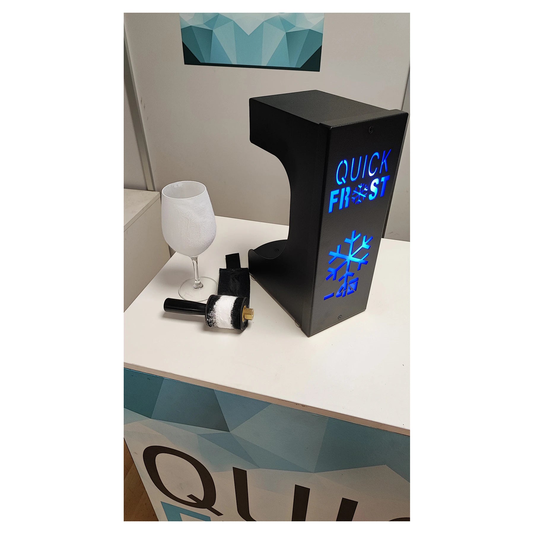 Escarchadora de copas y vasos + accesorio hielo seco QuickFrost ICG-6000