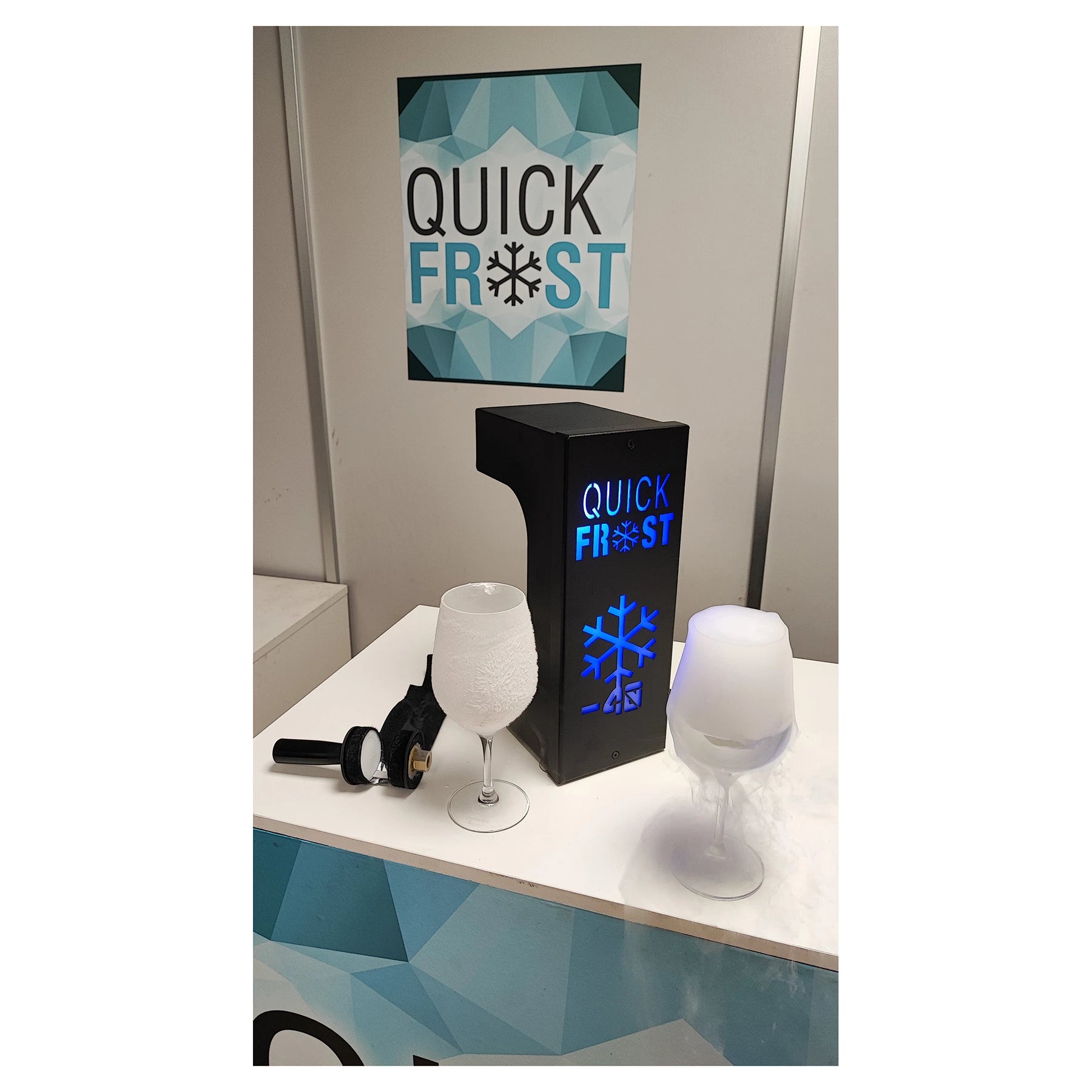 Escarchadora de copas y vasos + accesorio hielo seco QuickFrost ICG-6000