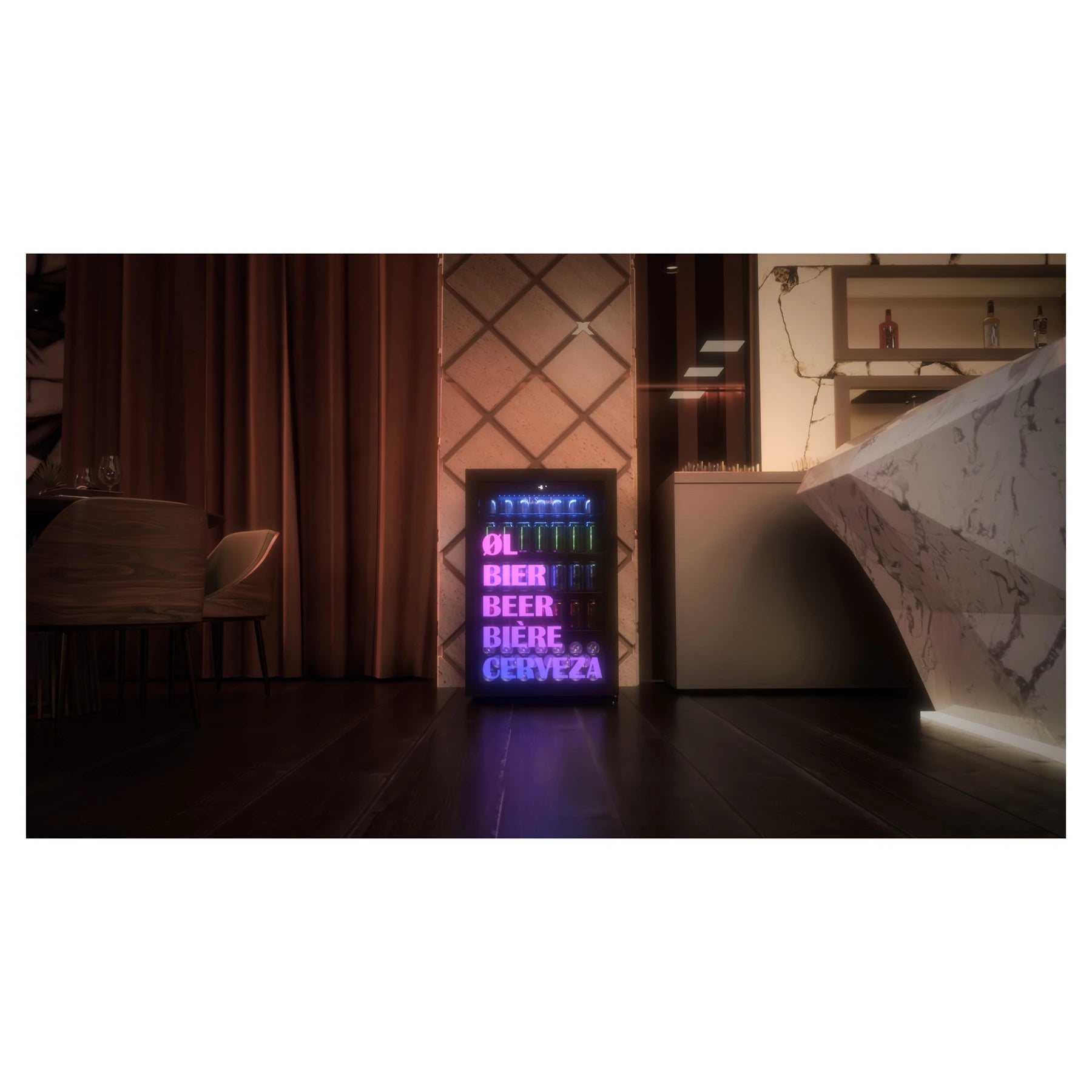 Vista general de un elegante espacio interior con una nevera La Sommelière BEER150 iluminada en el centro, con latas organizadas y la palabra “cerveza” visible en cinco idiomas (ØL, BIER, BEER, BIÈRE, CERVEZA) en letras neón rosas en la puerta de vidrio.