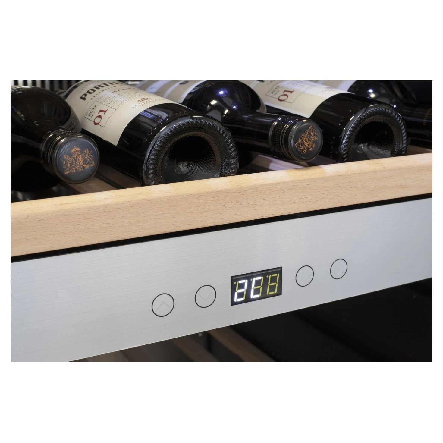Caso Design WineChef Pro 126 2D, vinoteca de 126 botellas, detalle de la puerta y el panel.