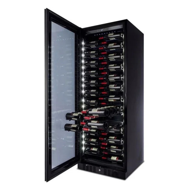 Cave Vinum CV-143-LV PREMIUM, vinoteca de 143 botellas, vista del interior con estantes telescópicos.