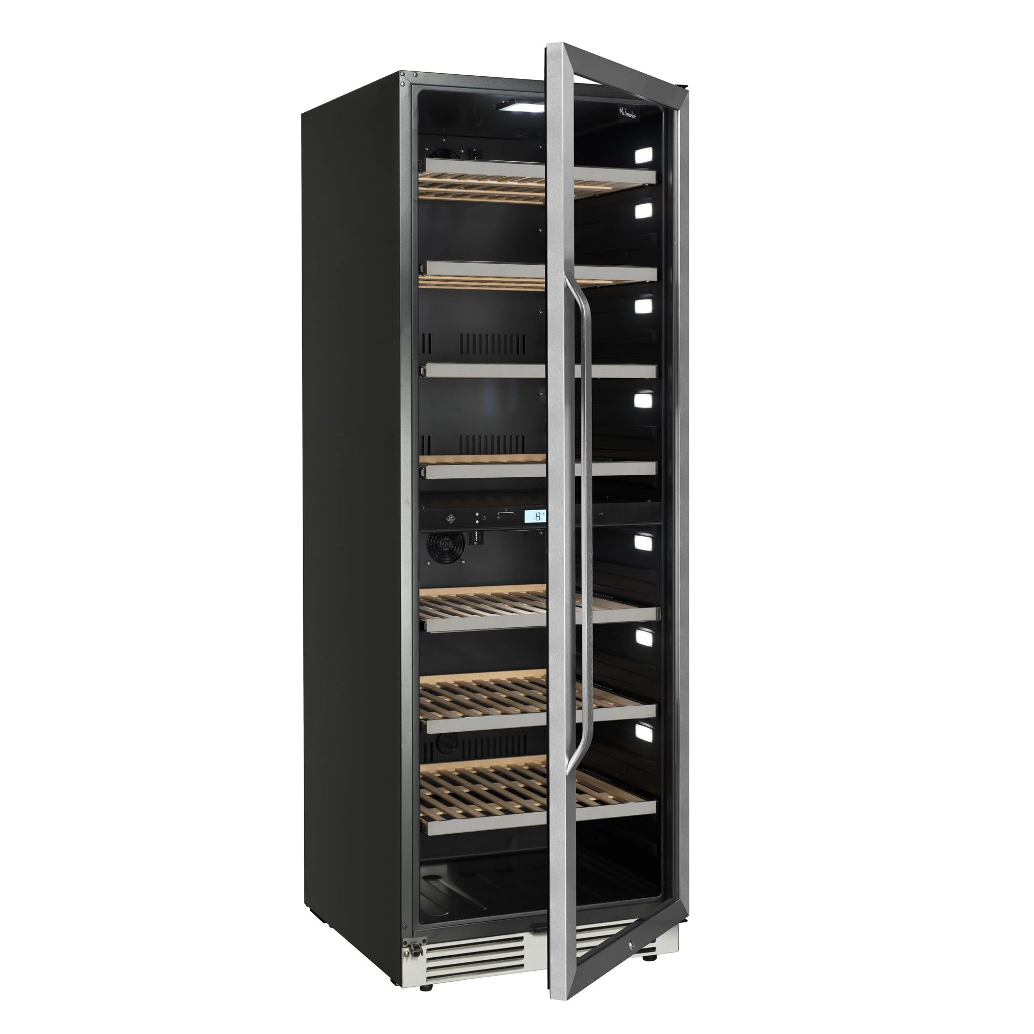 Vista lateral en ángulo de la vinoteca La Sommelière MT150DZ vacía, con puerta de vidrio abierta, estantes de madera expuestos, iluminación LED encendida y panel digital visible en la zona central. El diseño destaca por su acabado negro y estructura vertical de gran capacidad.