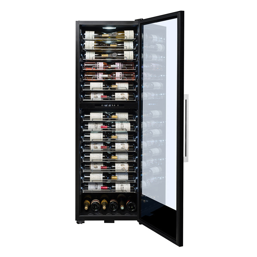 Vista de la Vinoteca de envejecimiento 152 botellas La Sommelière PRO160DZN doble zona repleta de botellas en estantes de madera