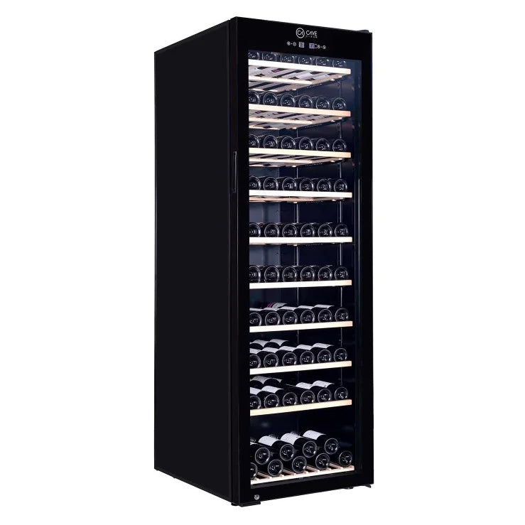 Cave Vinum CV-180-N, vinoteca de 180 botellas, vista del interior con estantes de madera.