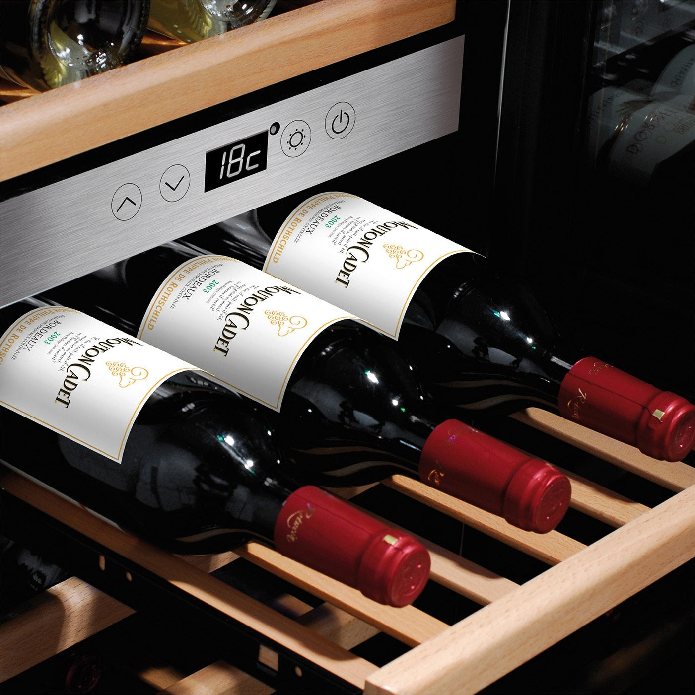 Vinoteca 24 botellas Caso WineComfort 240 Smart botellas en bandejas