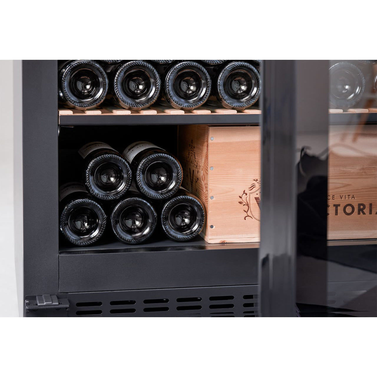 Vinoteca 273 botellas mQuvée VELVET 220 detalle