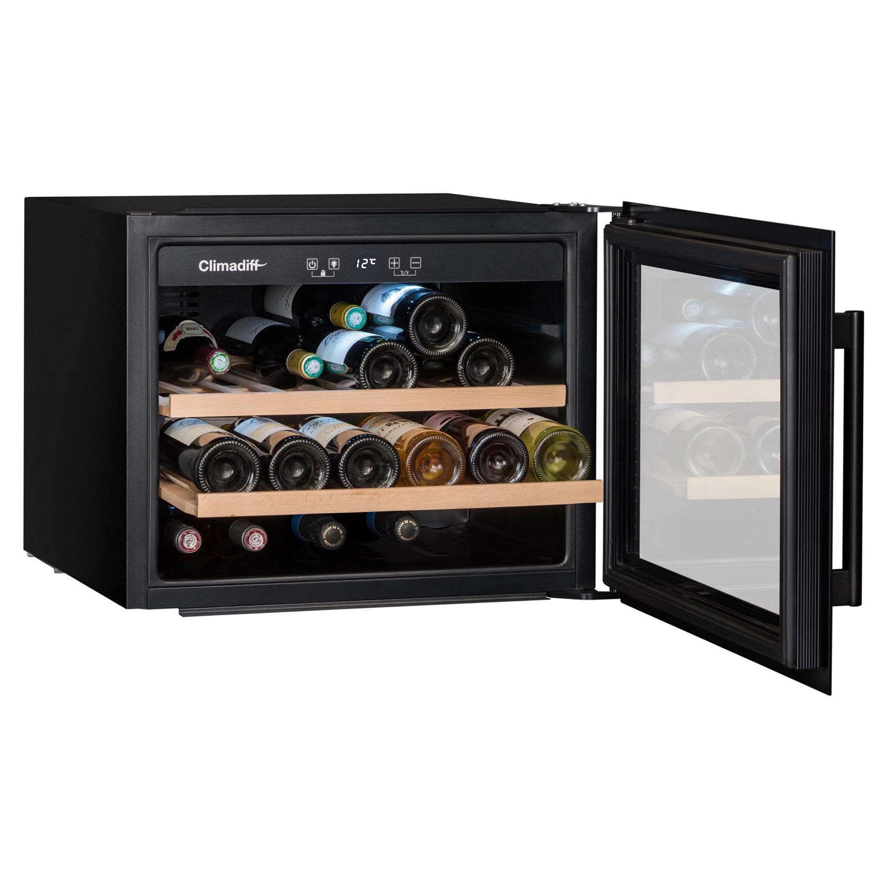 Vinoteca Climadiff CBI28S1B para 28 botellas con puerta de cristal negro abierta, estantes de madera y botellas de vino almacenadas.