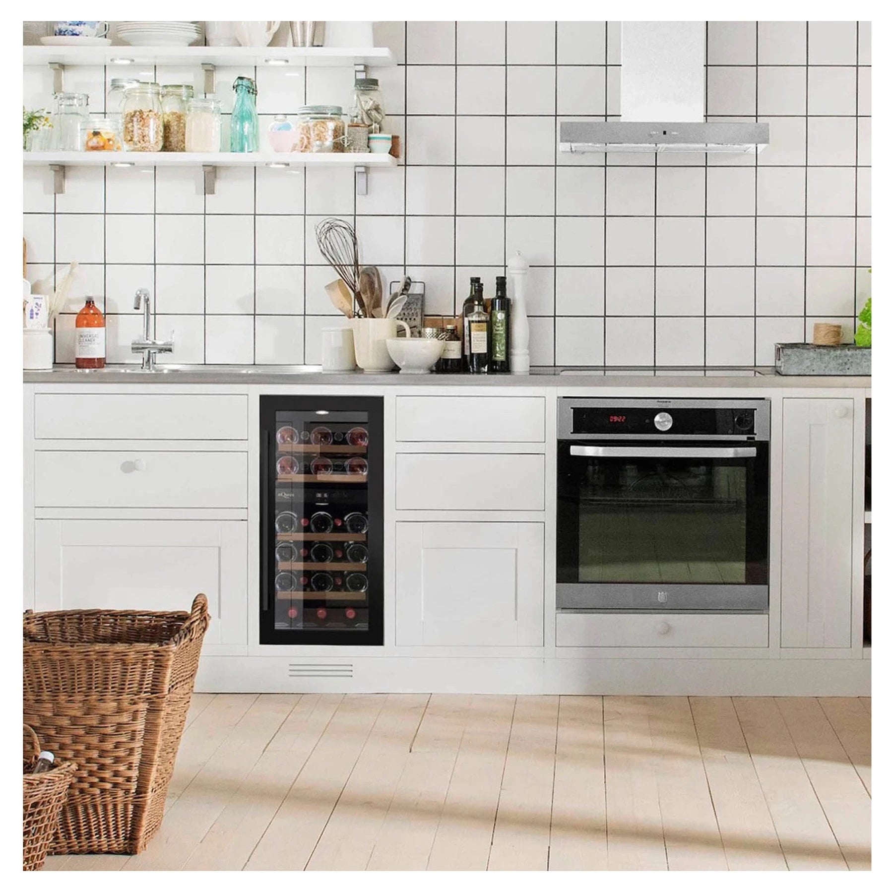 Wine Cooler 28 bottles mQuvée WineCave 700 40D Anthracite Black Dual-zone