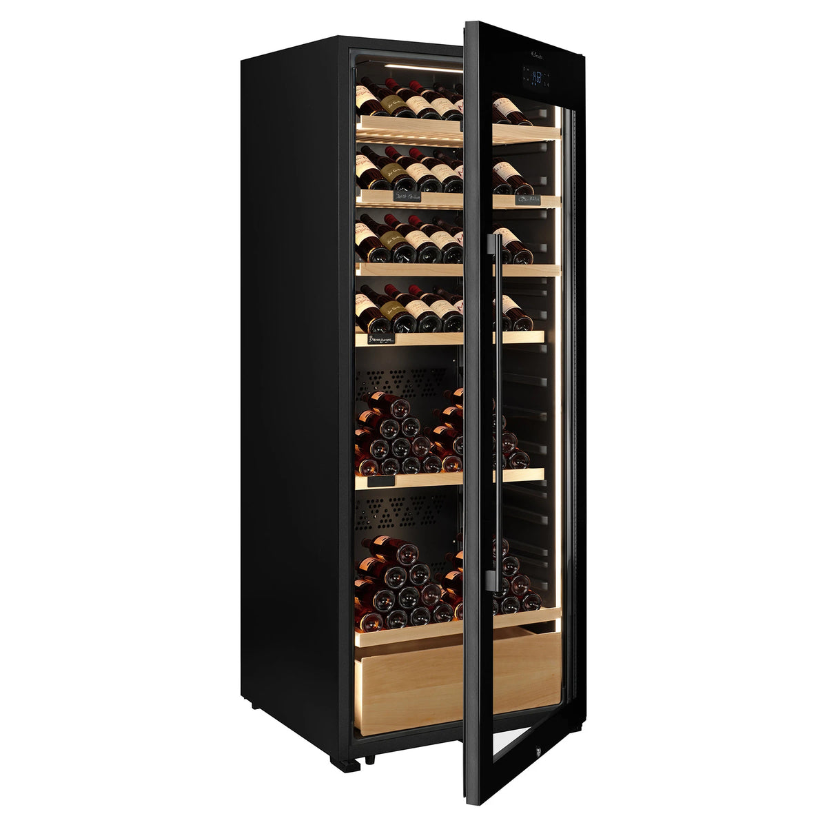 Vinoteca La Sommelière VIP306 EDITION vista tres cuartos con la puerta abierta, estantes de presentación y botellas