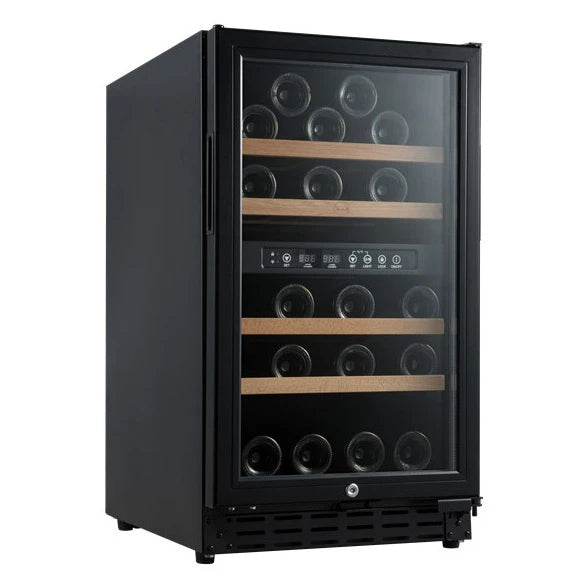 Vinoteca Vinobox V40 GC 2T Black con puerta abierta y bandejas de madera para botellas.