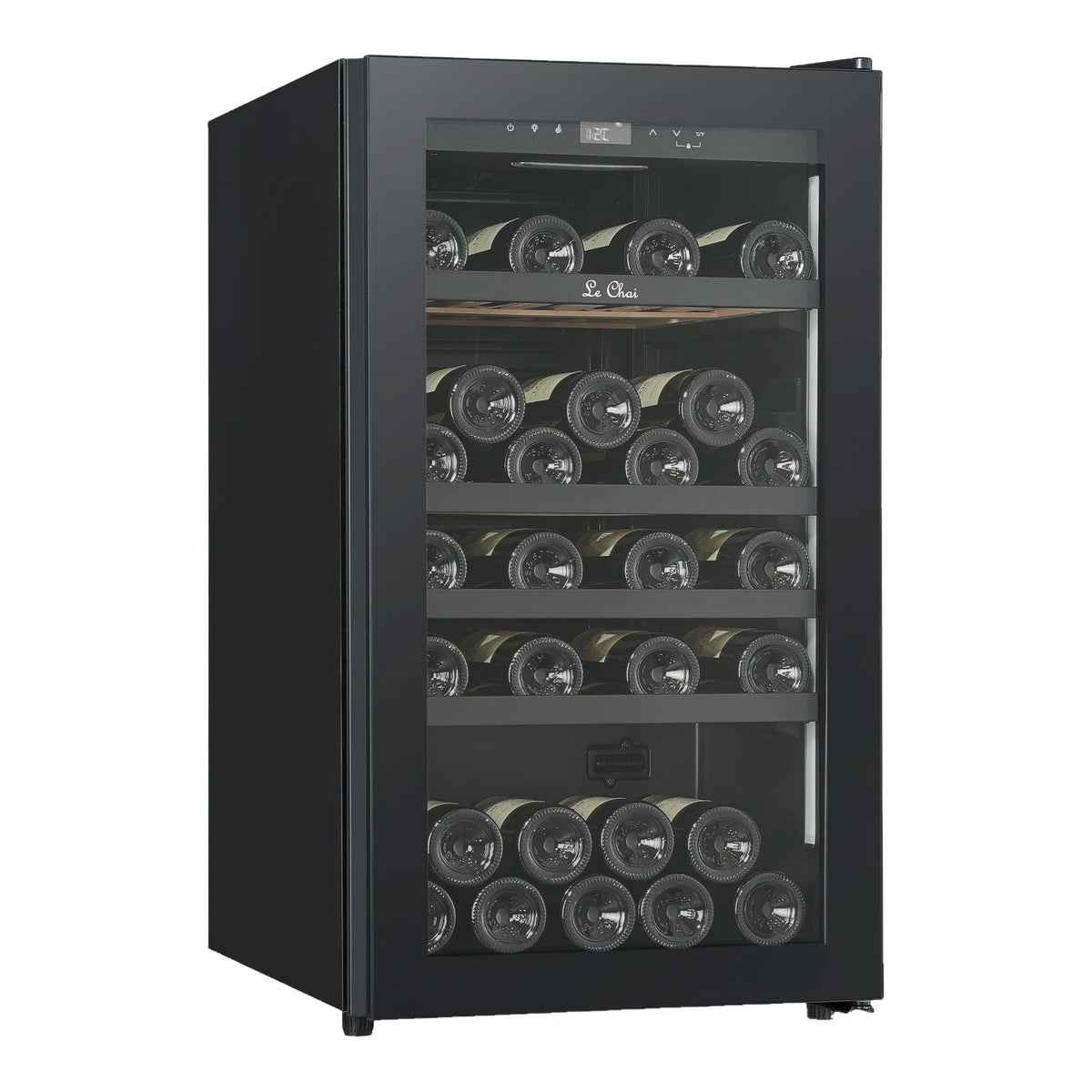 Vinoteca Le Chai LCT1FS49 de 49 botellas, vista de tres cuartos con la puerta cerrada y llena de botellas.