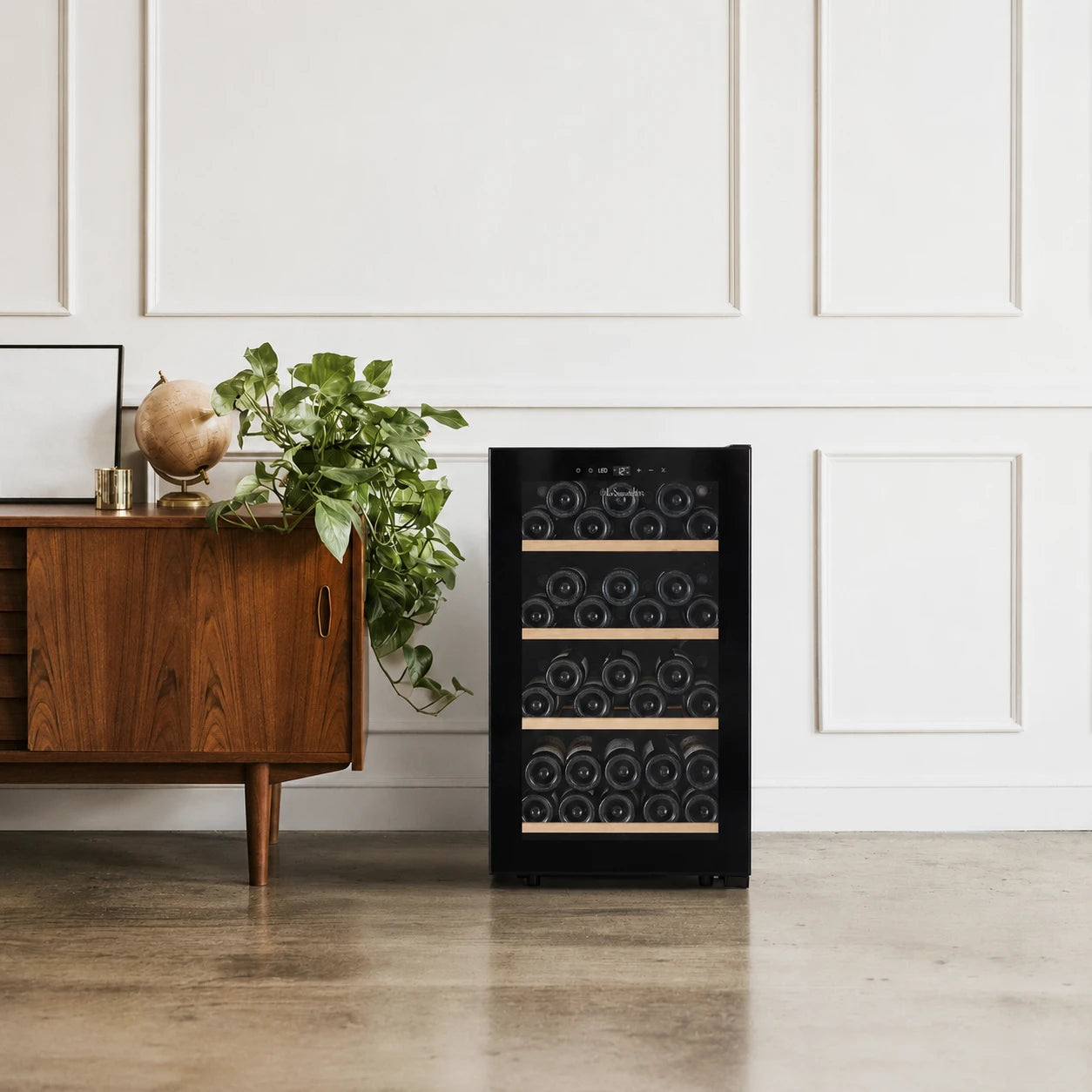 Vinoteca 52 botellas La Sommelière SMART52 en salón moderno