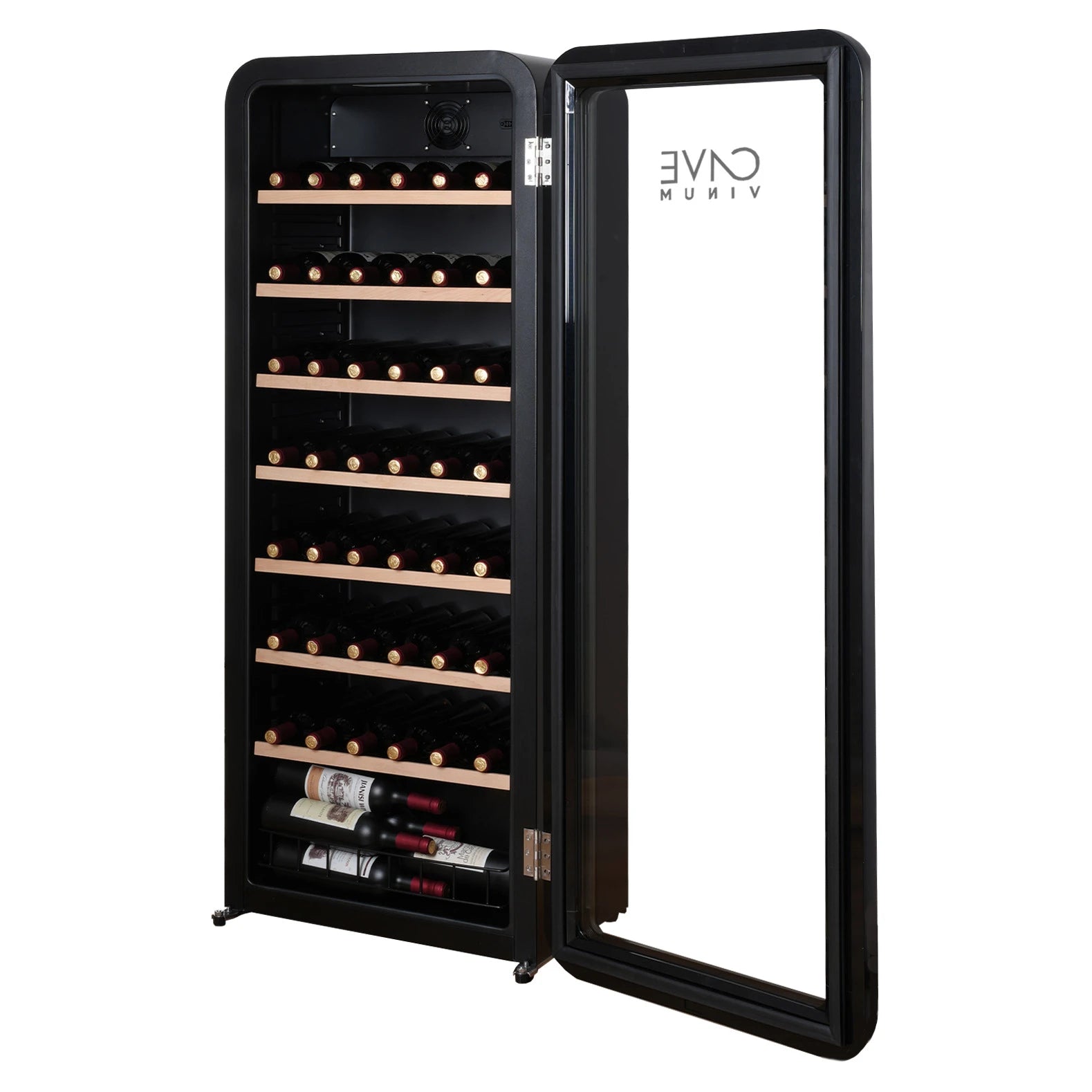 Vinoteca Cavevinum CV-76 con puerta de vidrio abierta, estantes de madera llenos de botellas de vino organizadas en su interior.