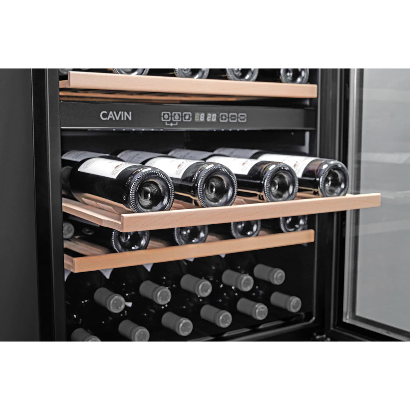 Vinoteca 46 botellas Artic Collection 60D Full Glass Black detalle bandejas
