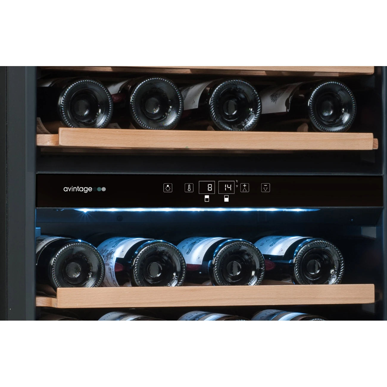 Detalle del panel de control de la Vinoteca encastrable 79 botellas Avintage AVI81XDZA doble zona con iluminación LED y ajustes de temperatura.
