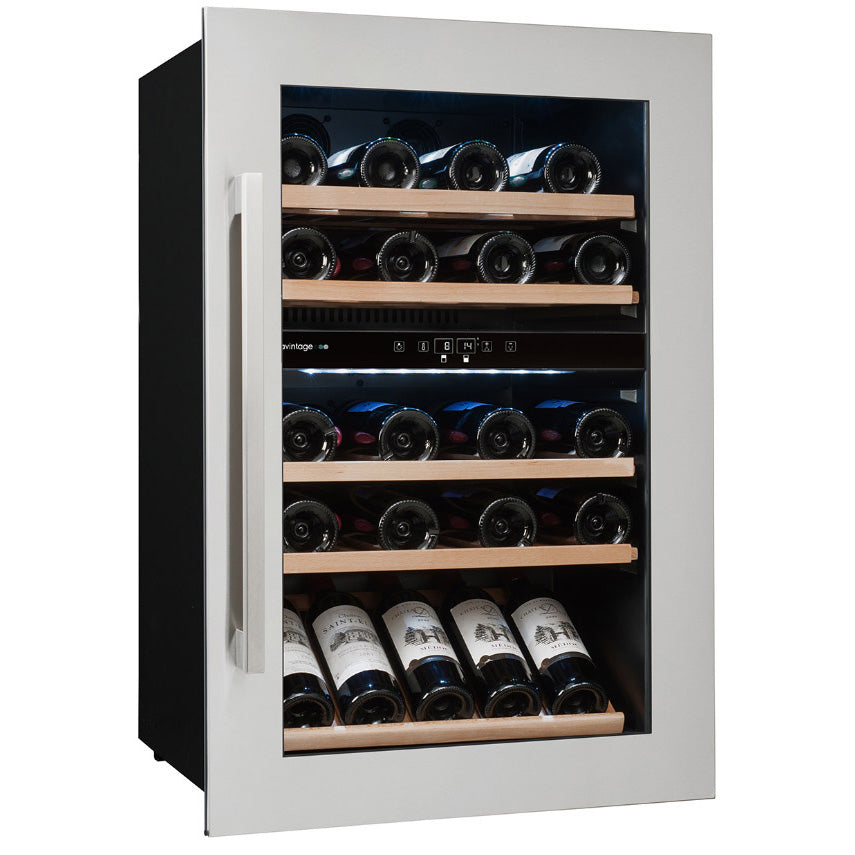 Perspectiva frontal de la Vinoteca encastrable en columna 52 botellas Avintage AVI47XDZA doble zona.