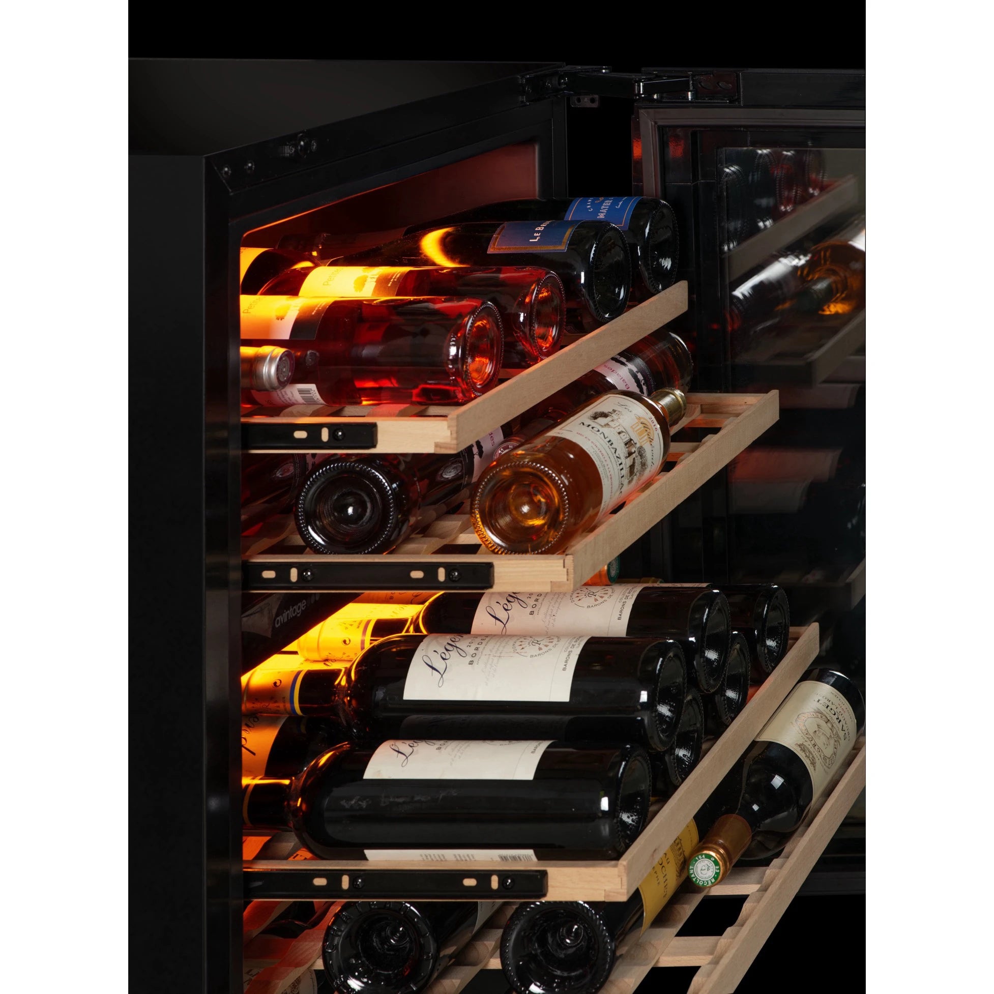 Imagen de la Vinoteca 47 botellas Avintage AVU50PLATINUM doble zona.