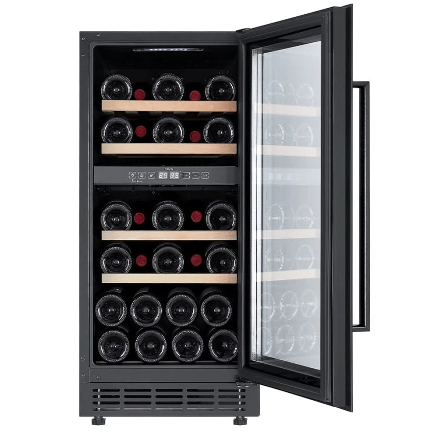 Vinoteca 28 botellas Cavin Arctic Collection 40D Fullglass Black vista frontal con puerta abierta y llena de botellas de vino