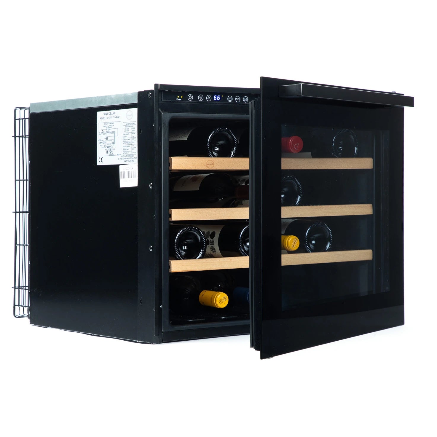 Interior de la vinoteca Vinobox 24 Design Black con tres baldas de madera para botellas.