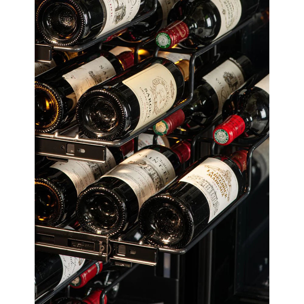 Fotografía de la Vinoteca encastrable 131 botellas Avintage GALLERY doble zona.