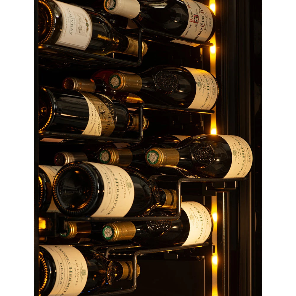 Fotografía de la Vinoteca encastrable 131 botellas Avintage GALLERY doble zona.
