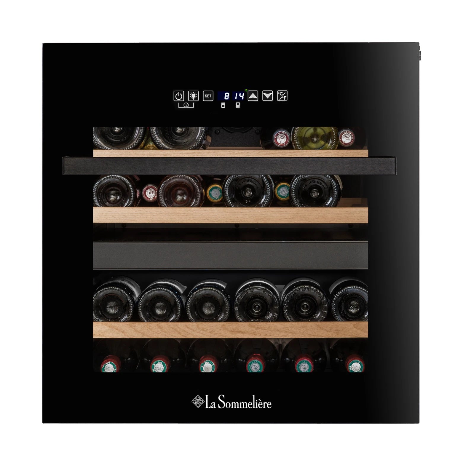 Vista de la Vinoteca 36 botellas La Sommelière LSBI36BDZ doble zona con estantes de madera llenos de botellas