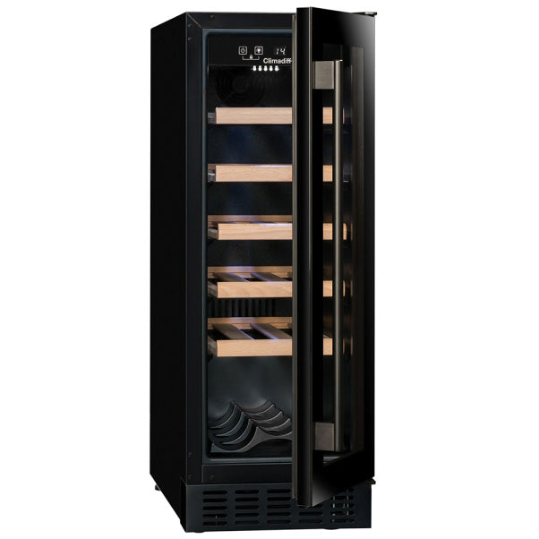 Vinoteca encastrable bajo encimera 20 botellas CBU20S2B abierta vacía lateral