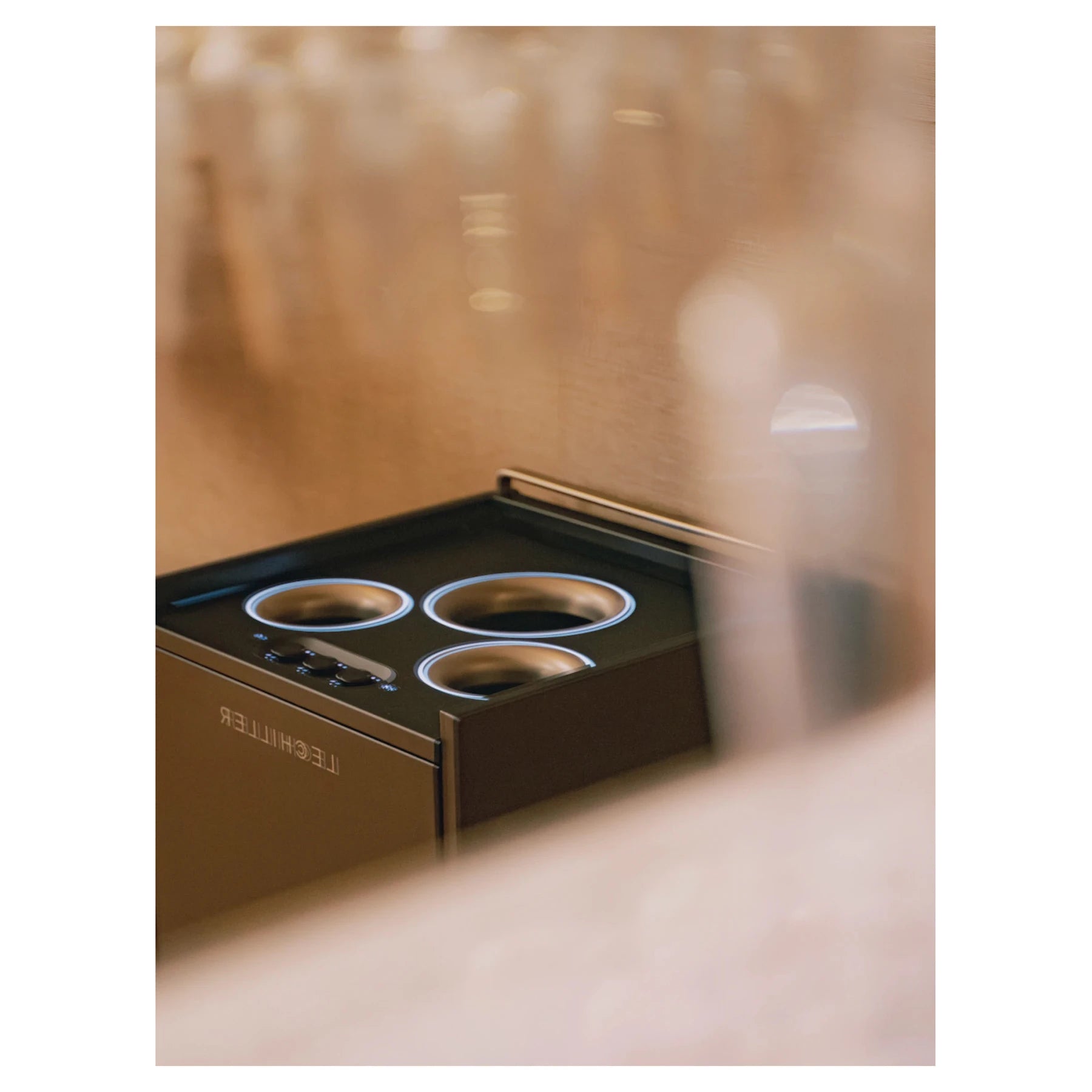 LeChiller Pro, enfriador de botellas de libre instalación para vino, champagne, cerveza y otras bebidas.