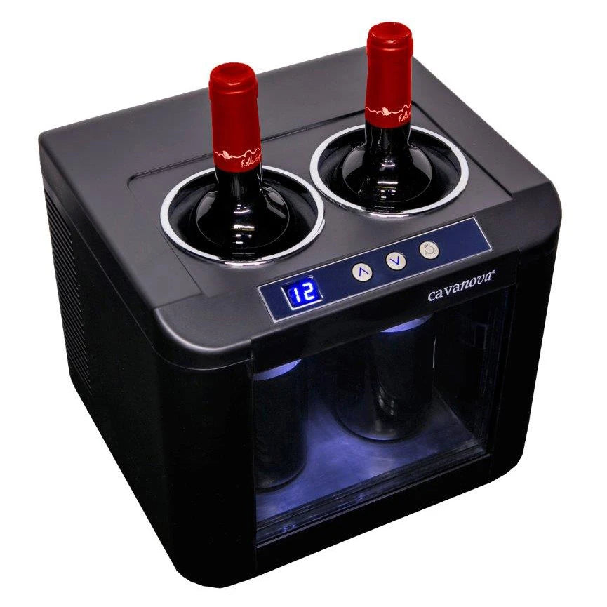 Enfriador de vino horizontal Cavanova para dos botellas con diseño negro, pantalla digital y botellas insertadas desde la parte superior.
