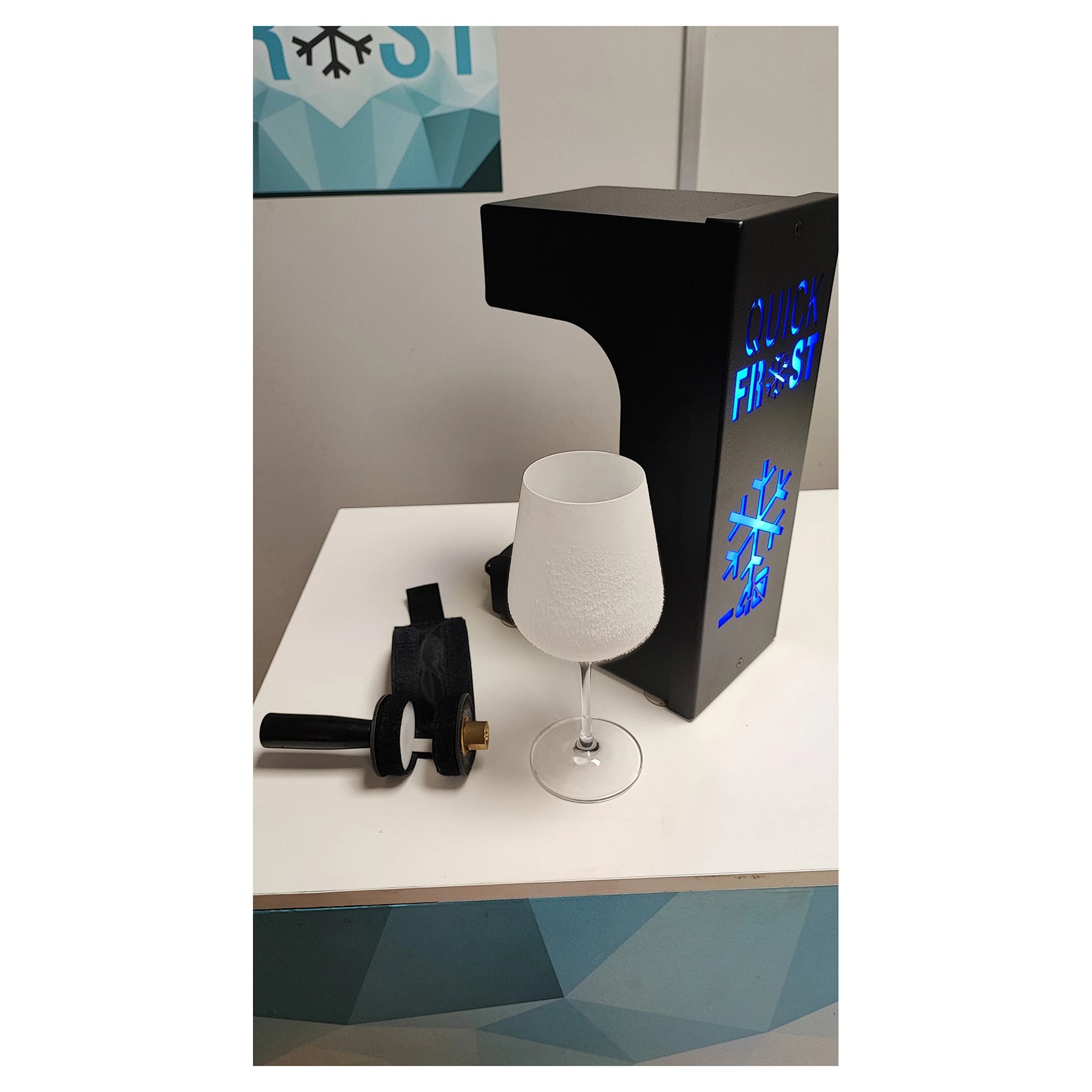 Escarchadora de copas y vasos + accesorio hielo seco QuickFrost ICG-6000