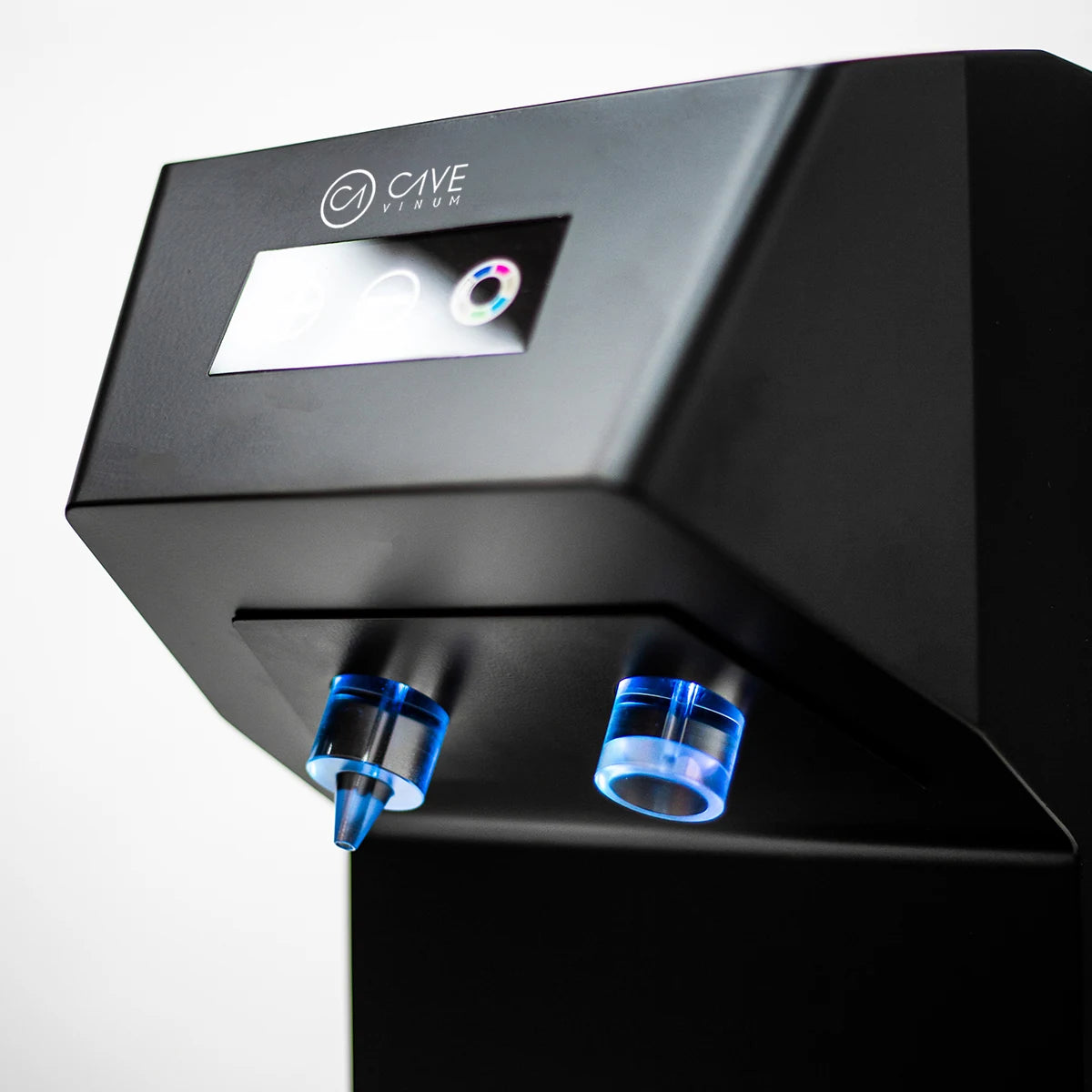 Illuminated display of the Cave Vinum Duravin+ by Winefit preserver