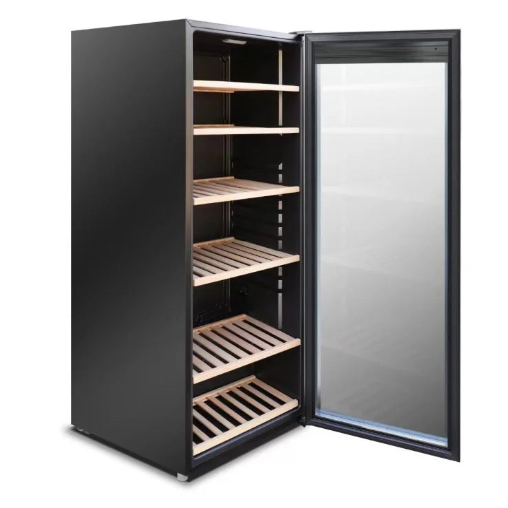 Cave Vinum CV-100-N, vinoteca de 100 botellas, detalle de bandejas de madera para conservación de vino.