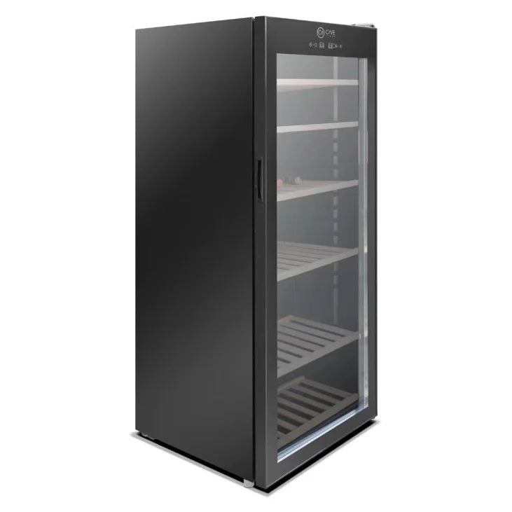 Vinoteca Cave Vinum CV-100-N de 100 botellas, detalle del interior con botellas y estantes.
