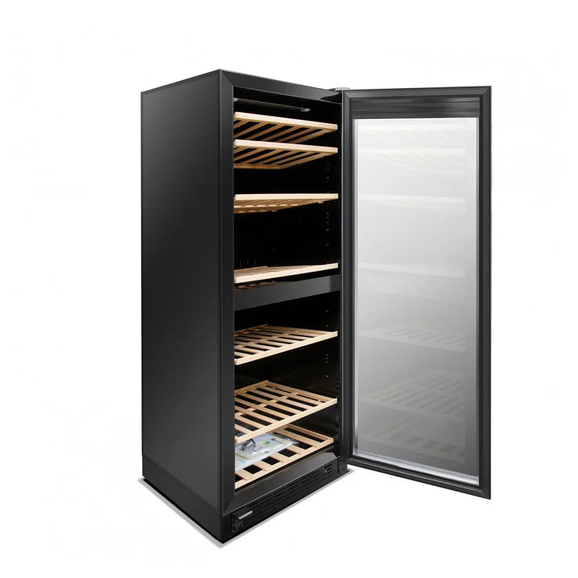 Cave Vinum CV-111-N-2T, vinoteca encastrable de suelo de 120 botellas, detalle de estantes.