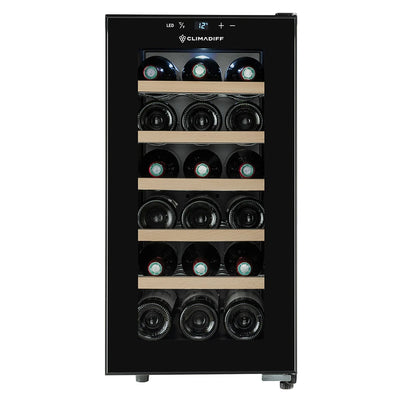 Vista frontal de la vinoteca Climadiff CUVEE18 con capacidad para 18 botellas, todas las bandejas ocupadas con botellas de vino almacenadas horizontalmente.