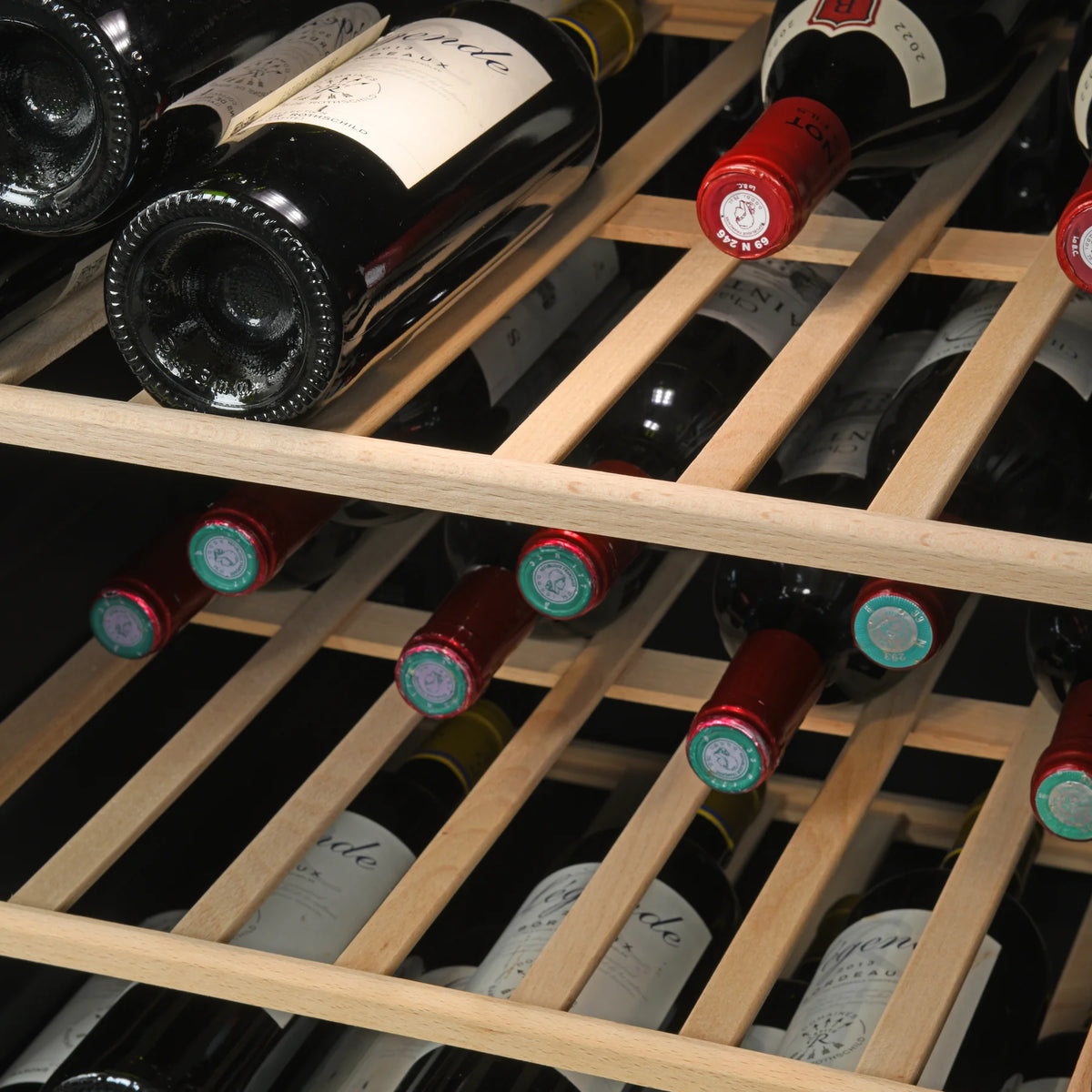 La Sommelière SMART36 34-bottle wine cooler detail of wooden shelves with bottles