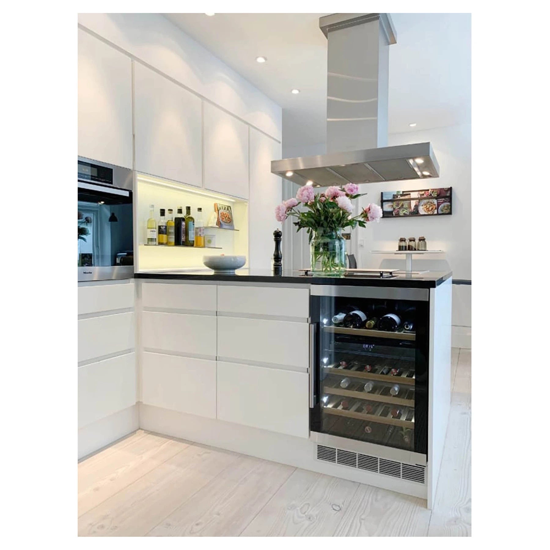 Wine Cooler 38 bottles mQuvée WineCave 700 50D Modern Dual-zone