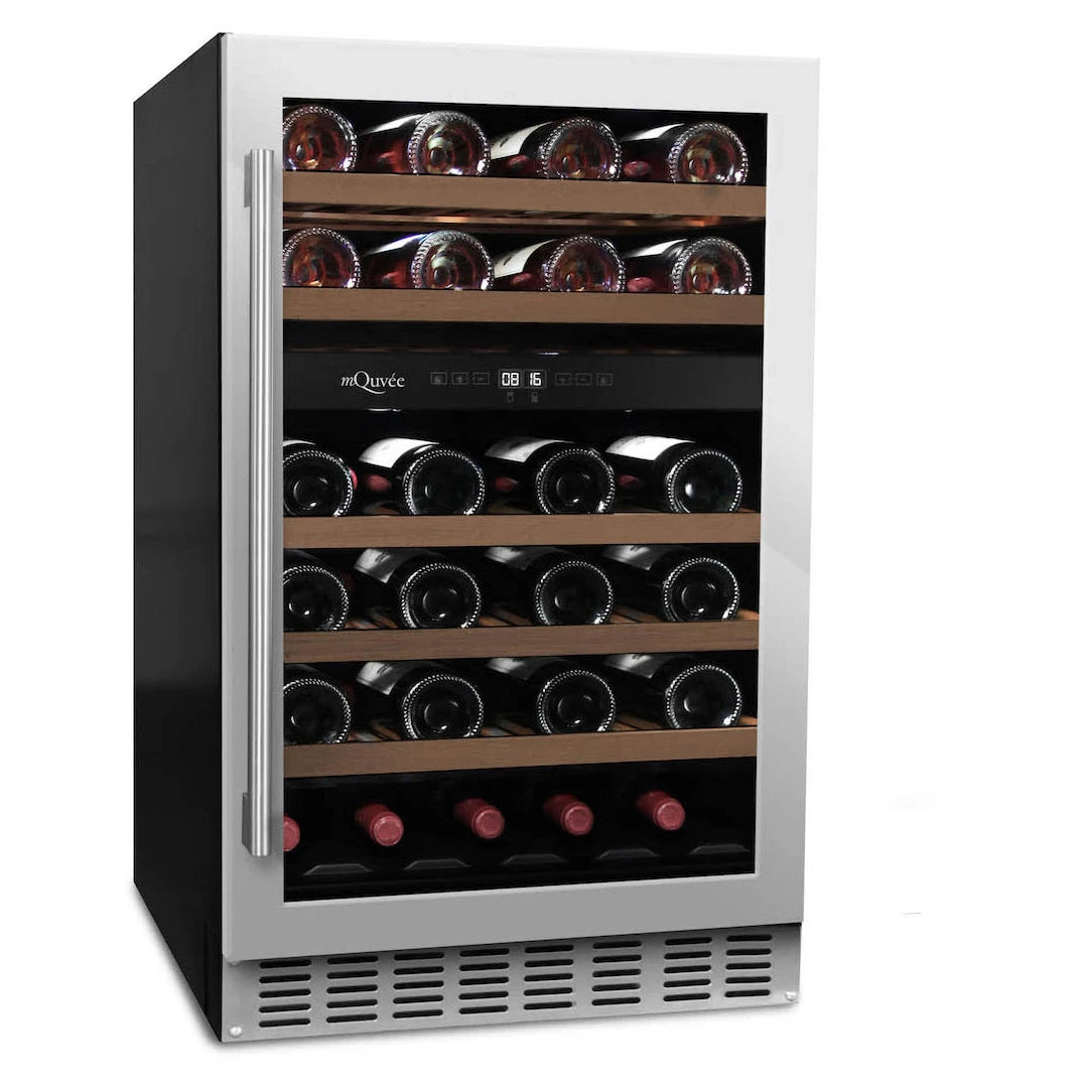 Vista de la puerta de acero inoxidable de la vinoteca mQuvée WineCave 700 50D
