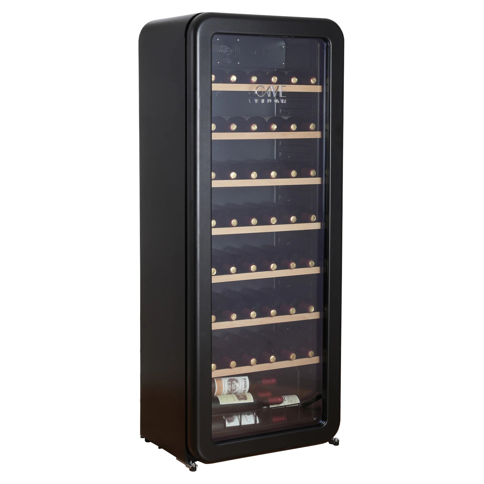 Vinoteca Cavevinum CV-76 en negro con puerta de vidrio cerrada, vista en ángulo y botellas de vino organizadas en estantes de madera.