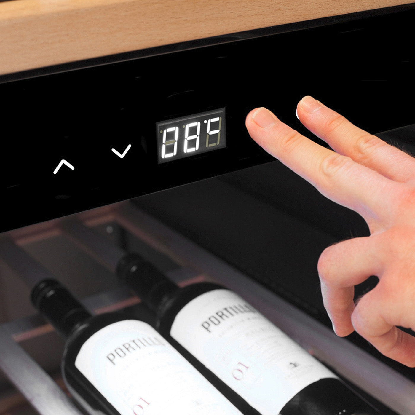 Vinoteca 180 botellas Caso WineChef Pro 180 Black panel digital