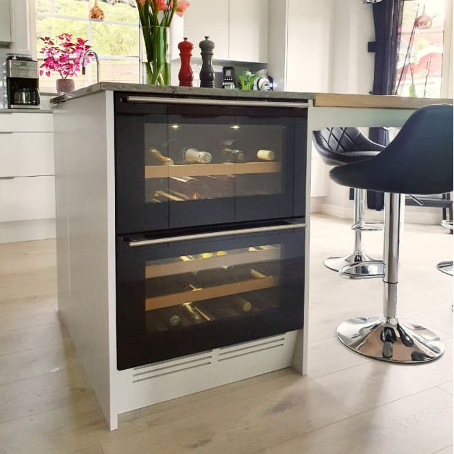 Wine Cooler 45 bottles mQuvée WineCave 60DD Fullglasss Black Dual-zone
